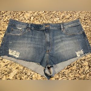 Ladies short denim shorts